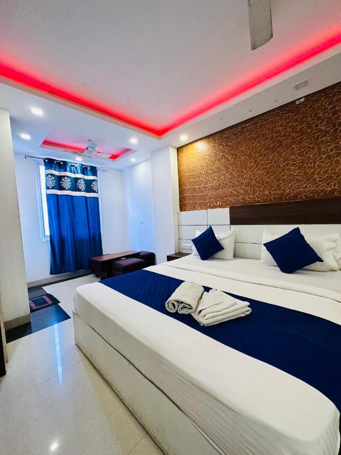 Palm Majestic At Airport Hotel New Delhi